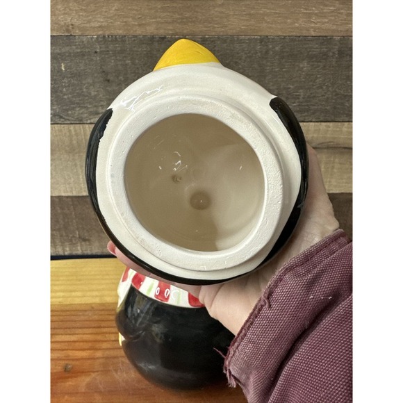 David's cookies cookie jar Penguin in hat and scarf 9” - Picture 6 of 8